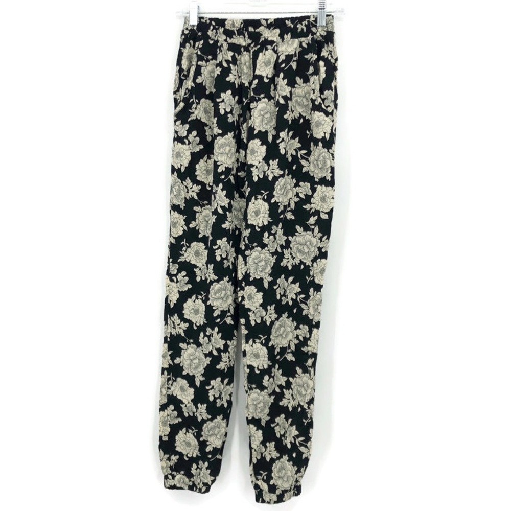 BRANDY MELVILLE Sushanna Floral Jogger Pant - Picture 2 of 13